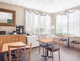 Travelodge Inn & Suites Latham Restaurante foto